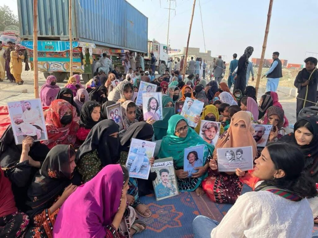 Complete Shutdown Strike Announced in Hub on Monday, March 3State Oppression and Intelligence Agencies’ Policies Cannot Deter Baloch Mothers and Sisters from Their Struggle The Baloch mothers are determined to fight until the last moment for the safe recovery of their loved ones. For the past four days, the families of the forcibly disappeared have been staging a peaceful sit-in at Hub Bhawani, demanding justice. Instead of addressing their concerns and making efforts to recover their missing family members, the authorities responded with force. 