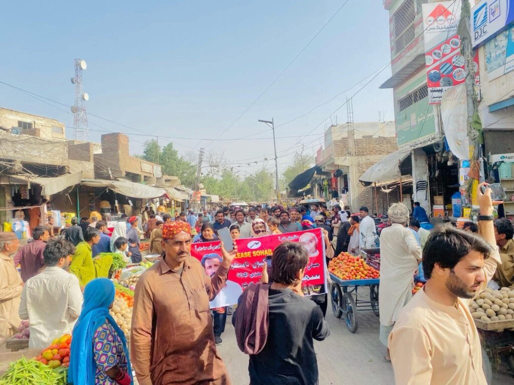 *Mirpur Mathelo:* In response to a call by his mother, a massive protest rally was held in Mirpur Mathelo against the enforced disappearance of Jeay Sindh Tehreek (JST) leader Sohail Kalwar. The rally was attended by workers and leaders of various Sindhi nationalist organizations, who raised strong slogans against state oppression and demanded freedom for Sindh.During the protest, Sohail Kalwar’s mother, overcome with grief, broke into tears while pleading for her son’s release. Her emotional appeal moved everyone present, creating a poignant scene.