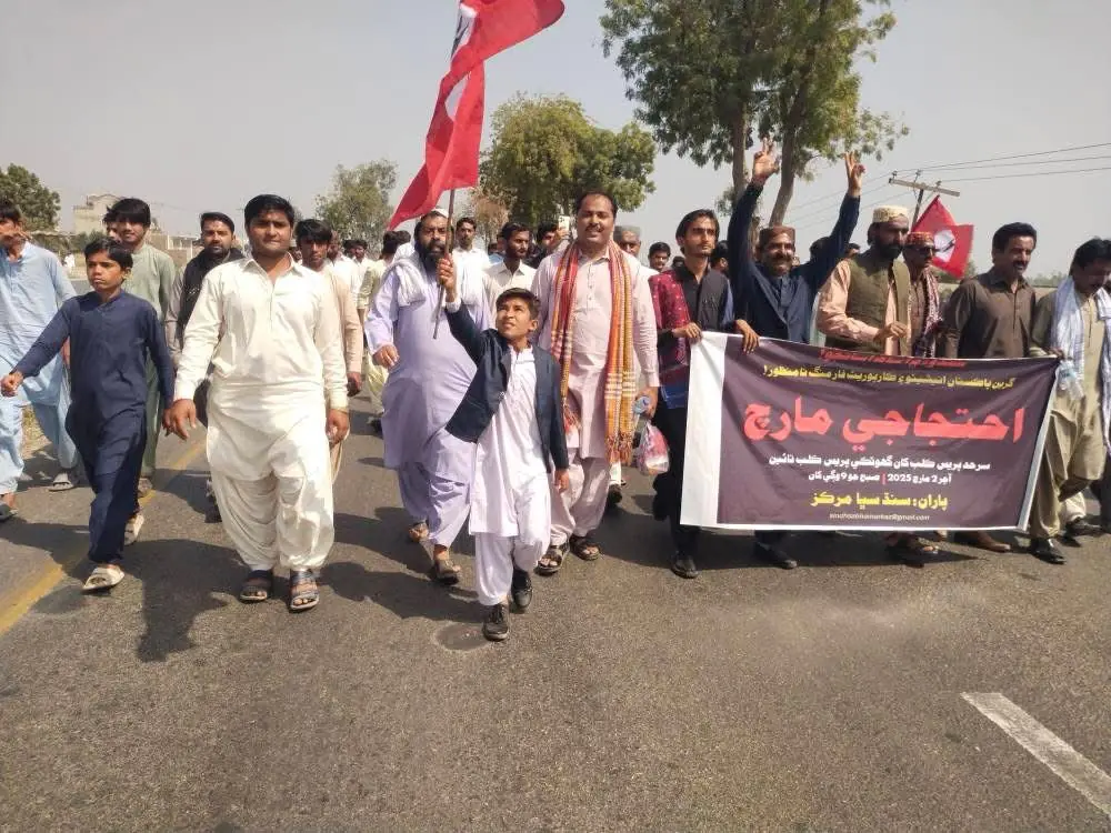 Ghotki: Sindh Sabha organized a protest march from Sarhad to Ghotki against the illegal construction of canals diverting water from the Indus River. This march was a part of the movement to protect Sindh’s water rights, agricultural economy, and environment, aiming to raise public awareness against the conspiracy to deprive Sindh of its rightful share of water.