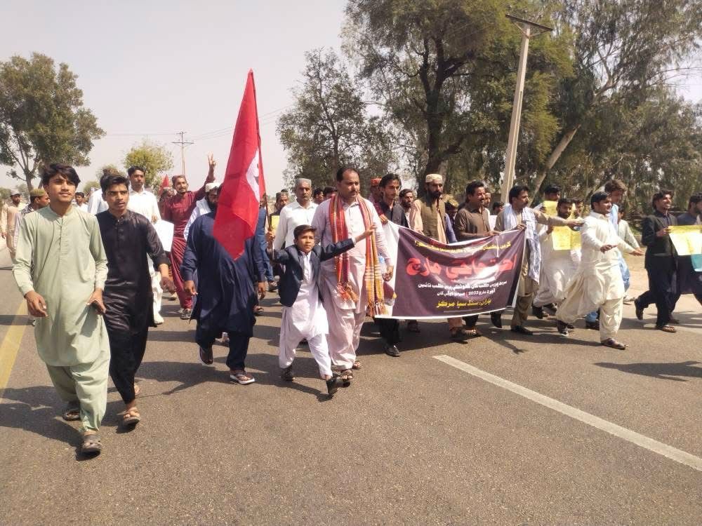 Ghotki: Sindh Sabha organized a protest march from Sarhad to Ghotki against the illegal construction of canals diverting water from the Indus River. This march was a part of the movement to protect Sindh’s water rights, agricultural economy, and environment, aiming to raise public awareness against the conspiracy to deprive Sindh of its rightful share of water.