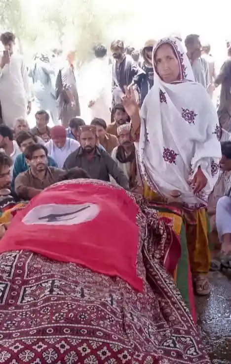 Jeay Sindh Freedom Movement Condemns State Violence in Moro, Announces 10 Days of Mourning The Jeay Sindh Freedom Movement (JSFM) expresses its deepest condemnation of the brutal and unprovoked attack carried out by Pakistani state intelligence agencies and police on peaceful Sindhi nationalist activists in Moro. The firing resulted in the martyrdom of Zahid Laghari and severe injuries to Irfan Laghari and several others.