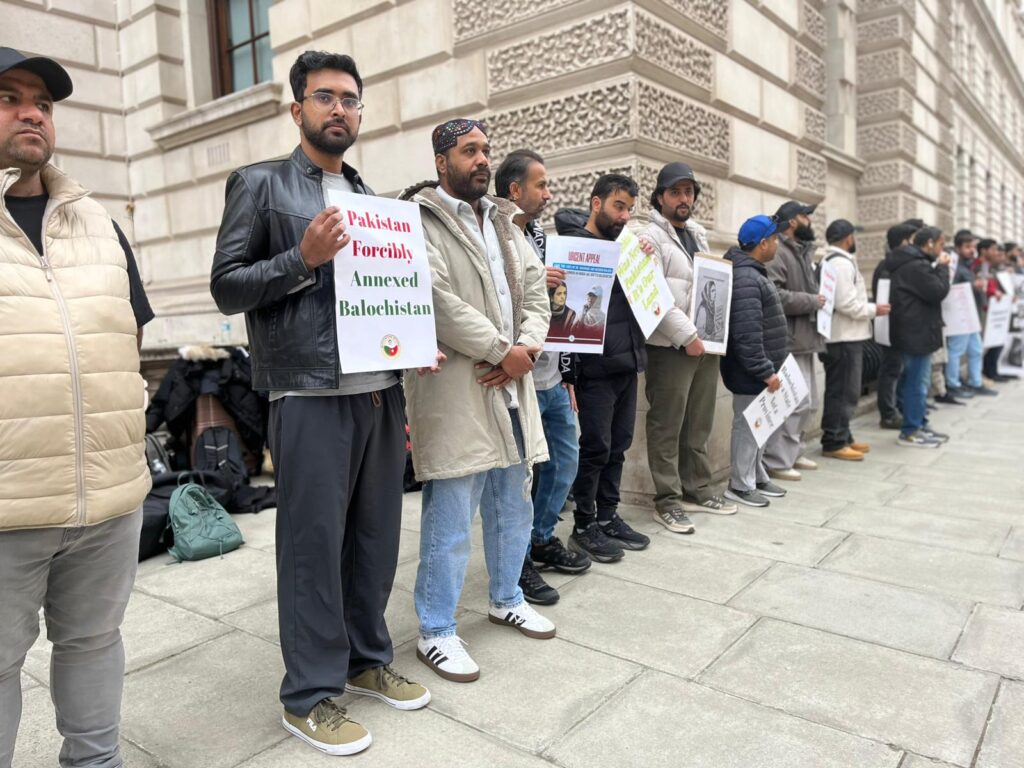 BNM Protest in London Against State Atrocities on Baloch People — JSFM Stands in SolidarityLondon, 18 October 2025 —
A protest organized by the Baloch National Movement (BNM) was held in London today against Pakistan’s ongoing military operations, enforced disappearances, and human rights violations in Zehri, Balochistan.