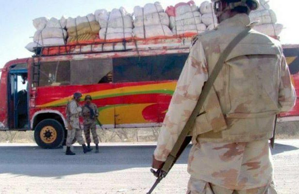 فوجی چیک پوسٹوں پر مسافروں کی تذلیل، مکران تا کراچی ٹرانسپورٹرز کی ہڑتال چھٹے روز میں داخل