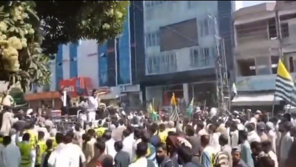 پاکستان کے زیرِ قبضہ کشمیر میں عوامی مزاحمت، ریاستی جبر کے باوجود عوامی اتحاد قائم