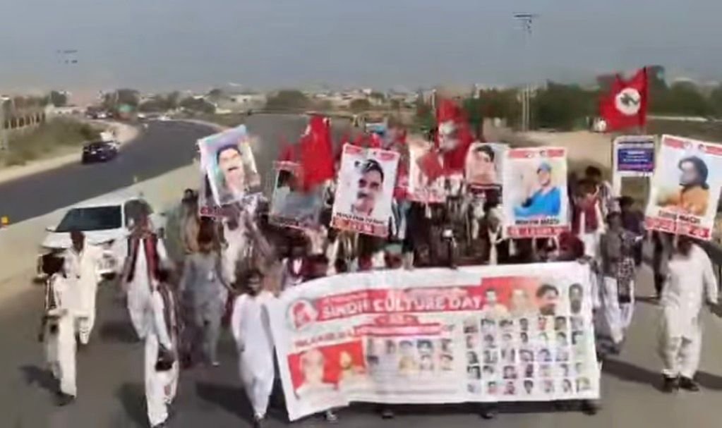 JSFM holds grand cultural rally in Jamshoro, demands recovery of enforced disappeared Sindhi activists 3 Jamshoro: On the occasion of Sindhi Unity and Cultural Day, Jeay Sindh Freedom Movement (JSFM) organized a grand, disciplined and dignified cultural rally in Jamshoro under the leadership of District President Saeed Tiyoono, Khan Sindhi, Sarmad Ali Qureshi, Majid Sindhi and other party members.